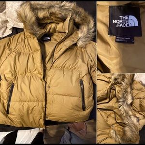 Women’s The Northface Parka, Large